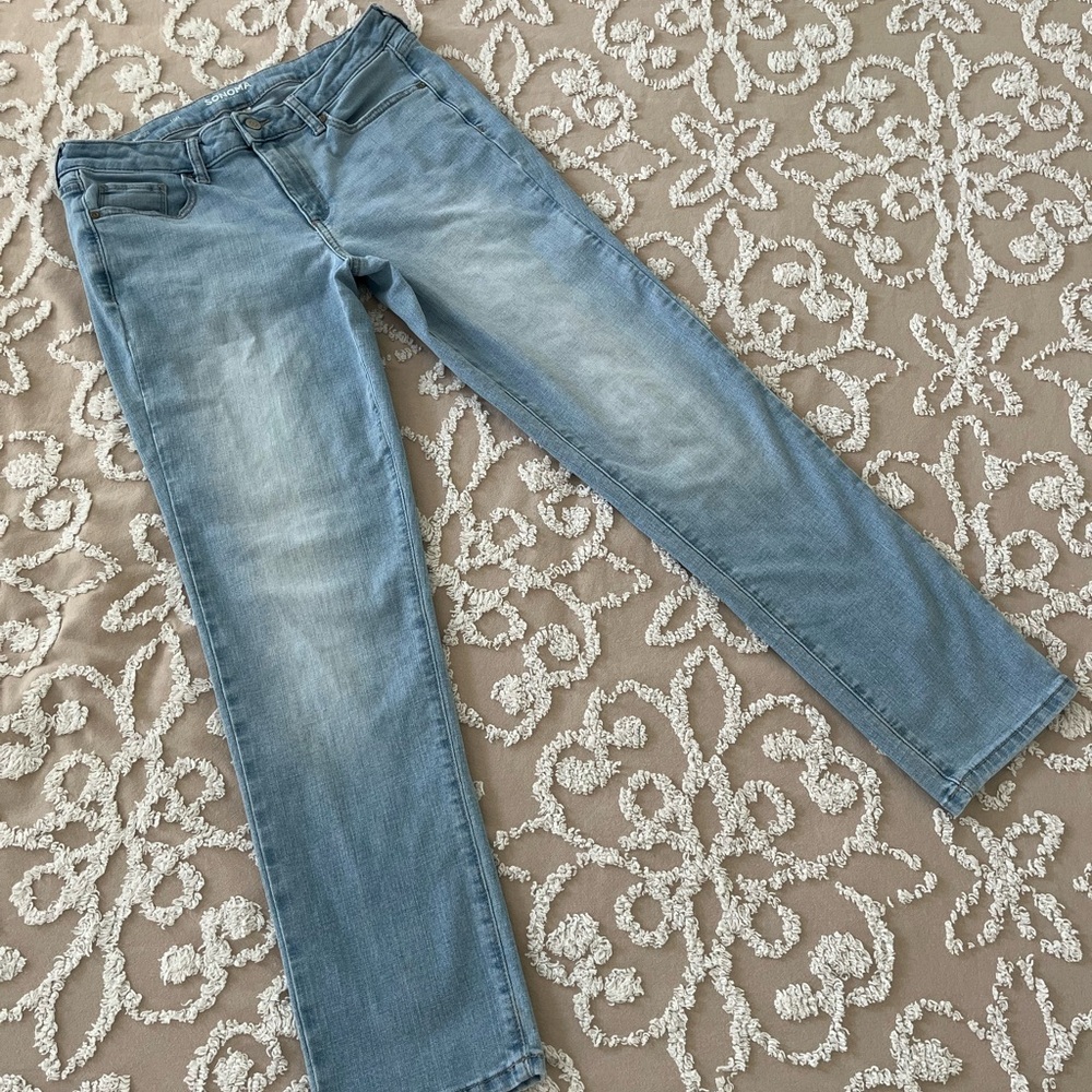 Women’s Light Blue Jeans